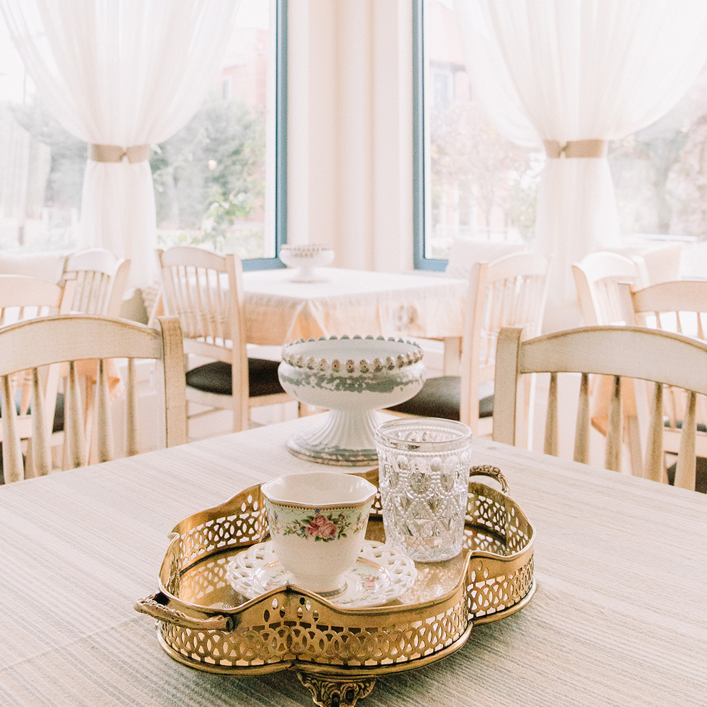 AMMOS BOUTIQUE HOTEL - LOUNGE TABLE